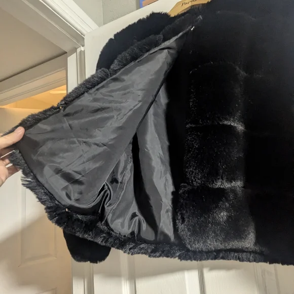 Papaya Luxurious Black Faux Fur Jacket - Picture 2 of 9